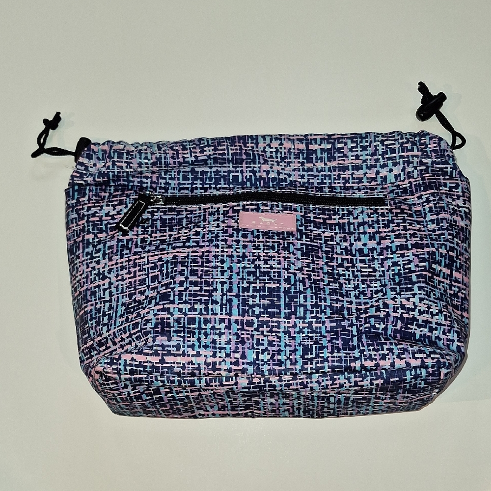 Like new Scout Pink and Blue lunch/cooler bag.